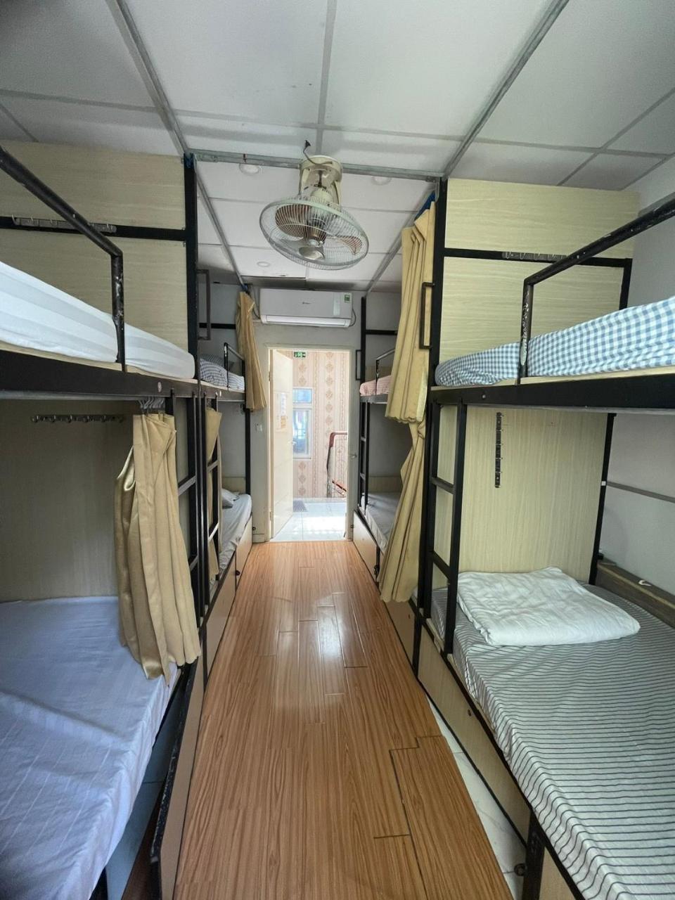 Lataland Hostel Хошимин Екстериор снимка